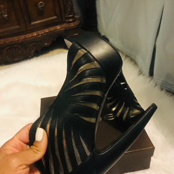 Bebe - Picture 3 of 5